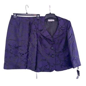Stunning! Tahari ASL Deep Purple Brocade Skirt Suit. NWT!